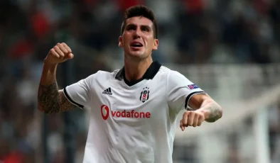 Beşiktaşlı eski futbolcu Süper Lig’e geri döndü